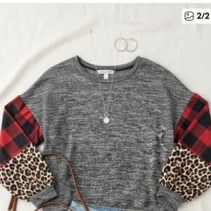 Haptics PLAID & ANIMAL TOP- NEW